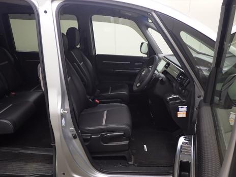 HONDA STEPWGN SPADA COOL SPIRIT 8 PERSON 2015
