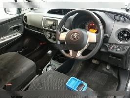 TOYOTA VITZ F 2015