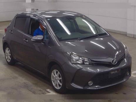 TOYOTA VITZ F 2015