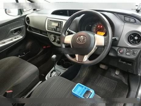 TOYOTA VITZ F 2015