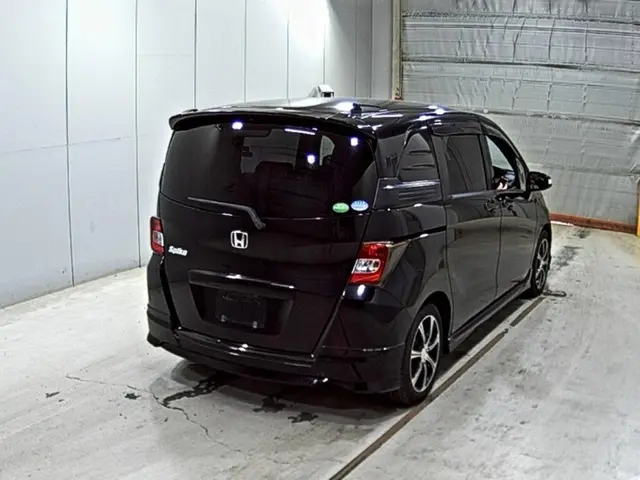 HONDA FREED SPIKE G JUST SELECTION 2012