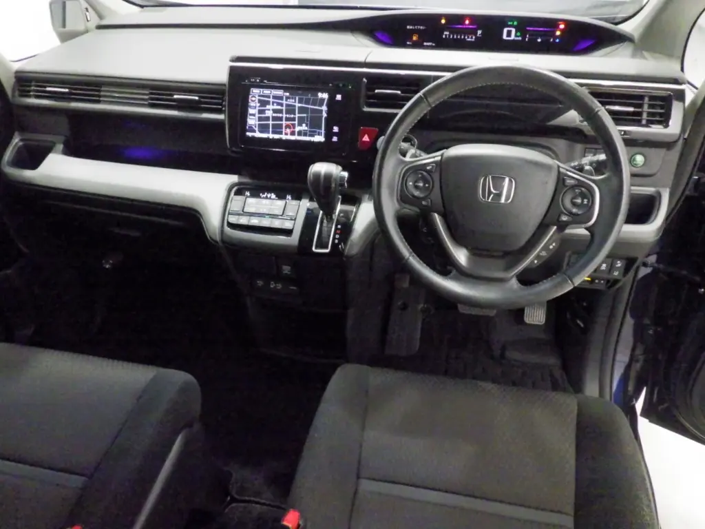HONDA STEPWGN SPADA HONDA SENSING 7 PERSON 2017