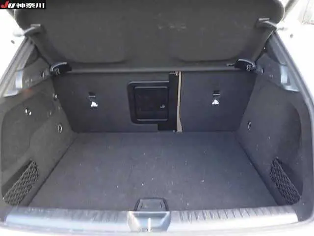 MERCEDES GLA180 2016