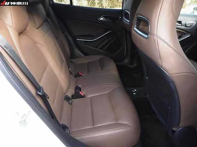 MERCEDES GLA180 2016