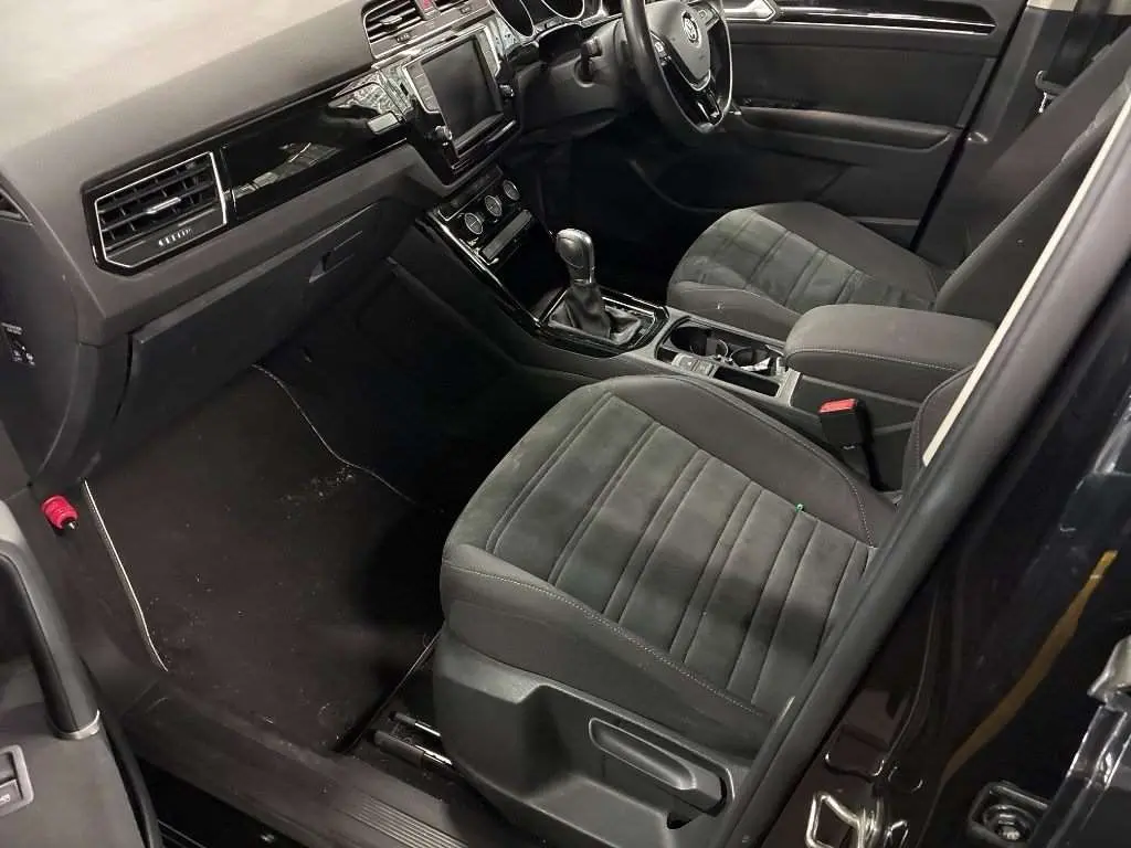 VOLKSWAGEN GOLF TOURAN TSI HIGH LINE 2017