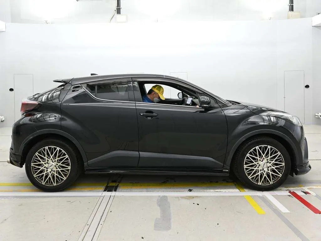 TOYOTA C-HR G-T 2017