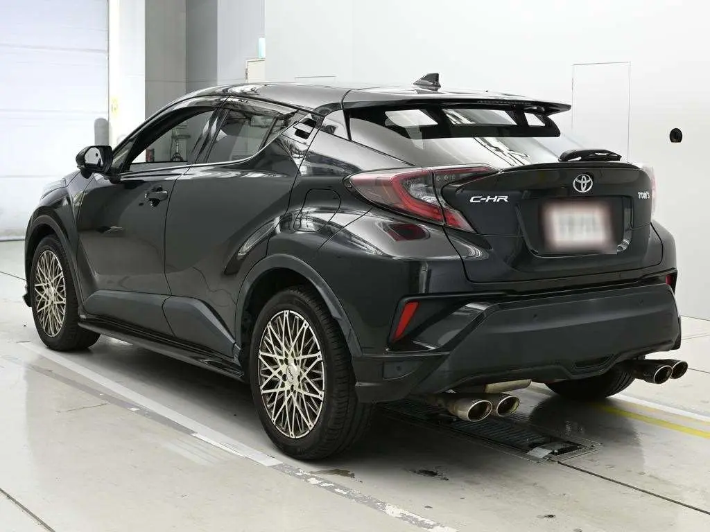 TOYOTA C-HR G-T 2017