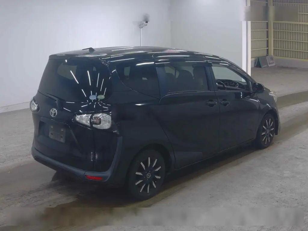 TOYOTA SIENTA G 2016