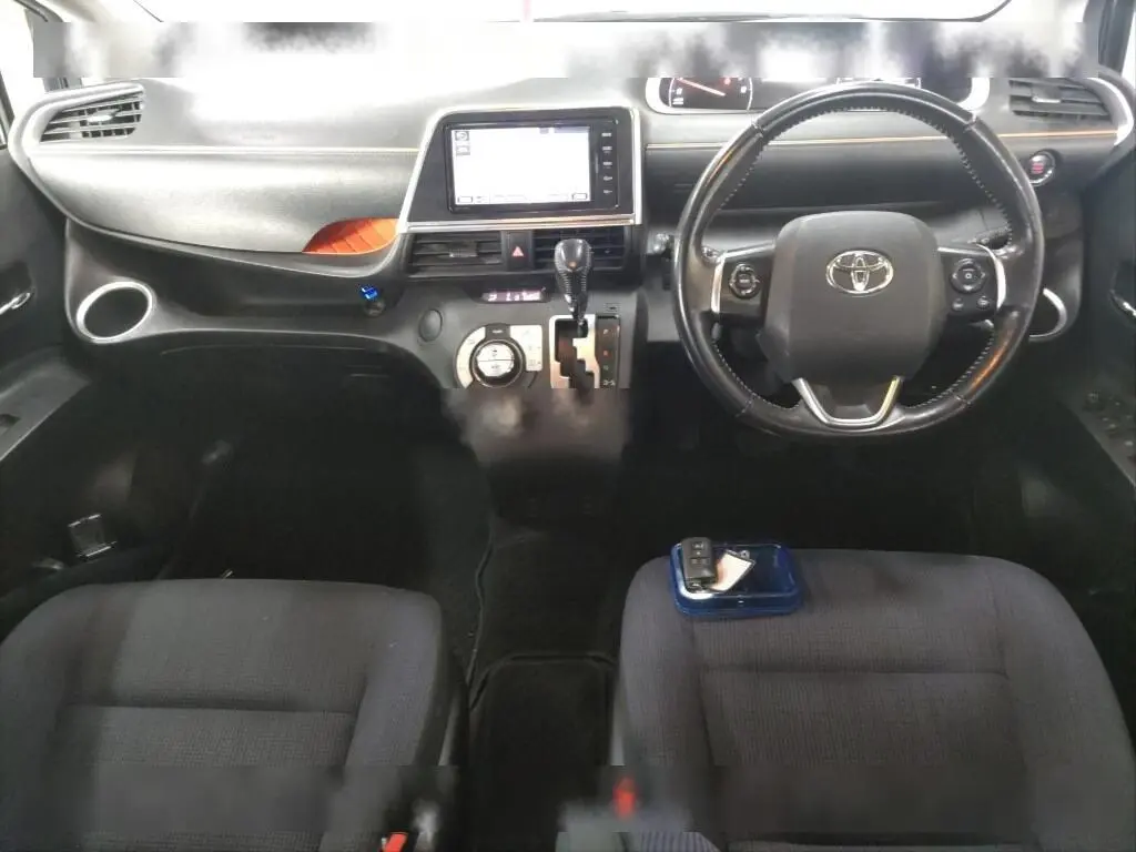 TOYOTA SIENTA G 2016