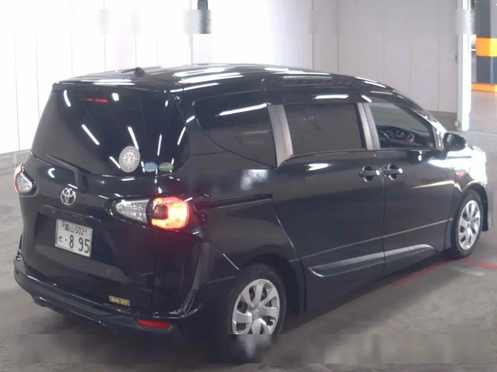 TOYOTA SIENTA G 2017