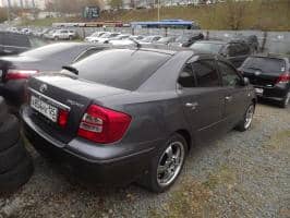 TOYOTA PREMIO 2004