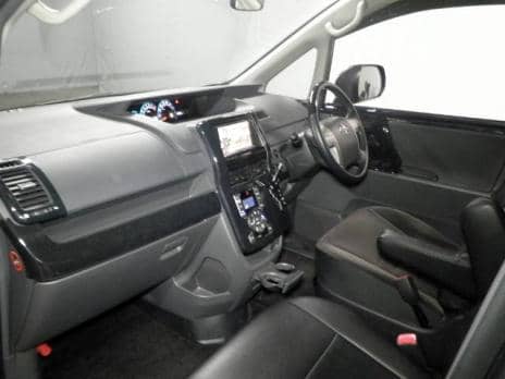 TOYOTA NOAH X SMART EDITION 2009