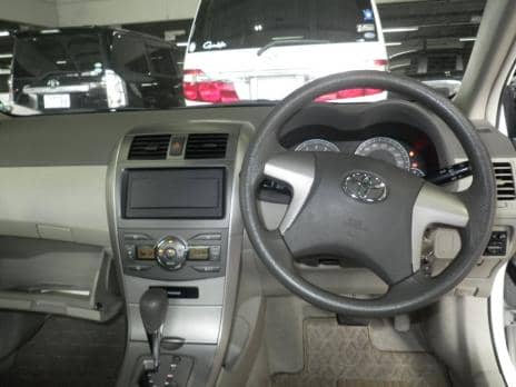 TOYOTA COROLLA AXIO X HID LIMITED 2010