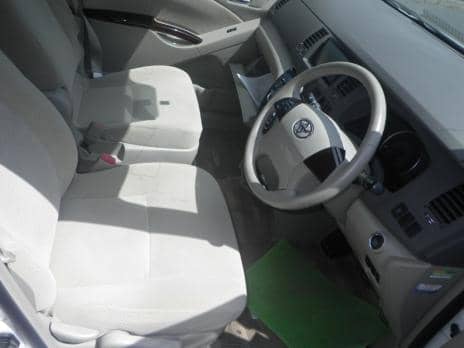 TOYOTA ISIS G 2011