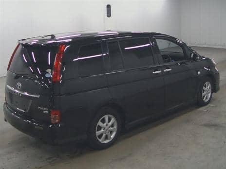 TOYOTA ISIS PLATANA LIMITED 2010