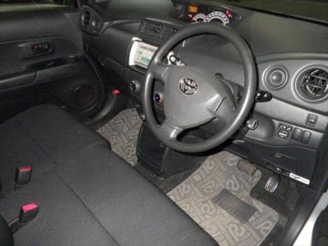 TOYOTA BB S 2011
