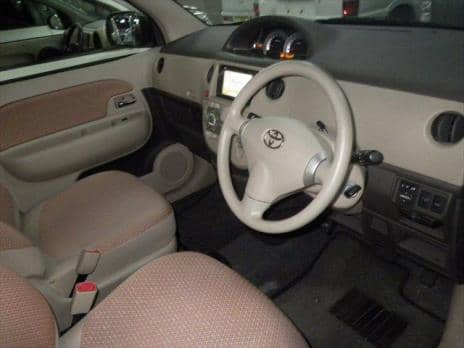 TOYOTA SIENTA X 2012