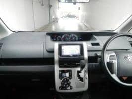 TOYOTA VOXY X L EDITION 2011