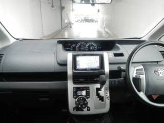 TOYOTA VOXY X L EDITION 2011