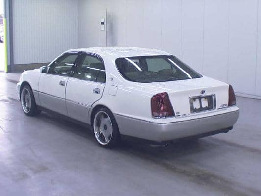 Toyota crown majesta 2001