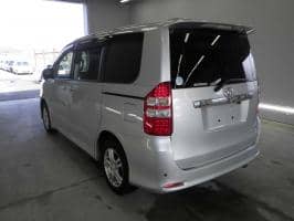 TOYOTA NOAH S 4WD 2013