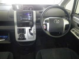 TOYOTA NOAH S 4WD 2013
