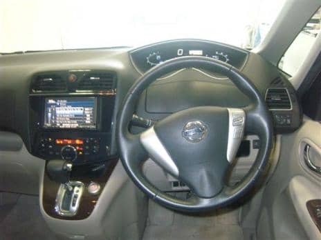 NISSAN SERENA 20G 2011