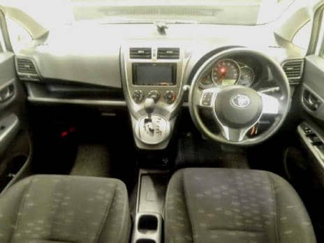 TOYOTA RACTIS X 2013