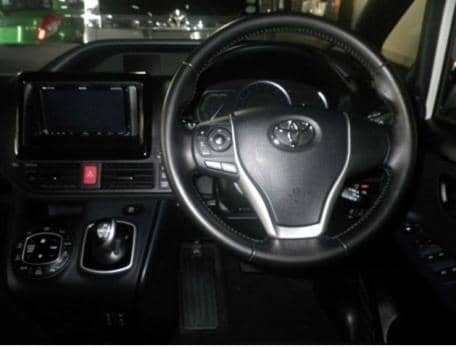 TOYOTA VOXY HYBRID V 2015