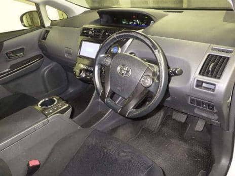TOYOTA PRIUS ALPHA S TUNE BLACK 2013