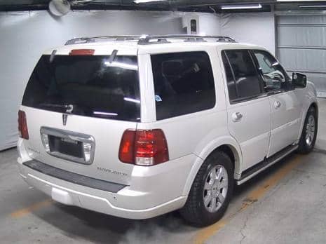 LINCOLN NAVIGATOR ULTIMATE 2011