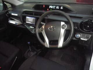 TOYOTA AQUA S 2015
