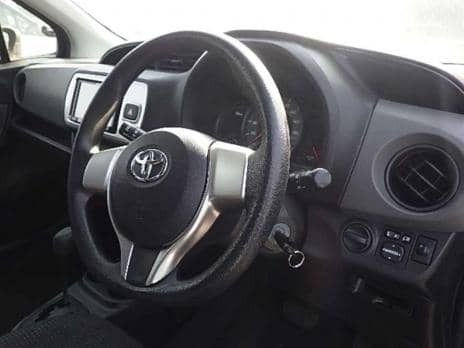 TOYOTA VITZ F 2014