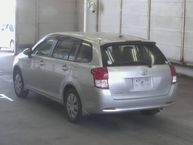 Toyota fielder вес